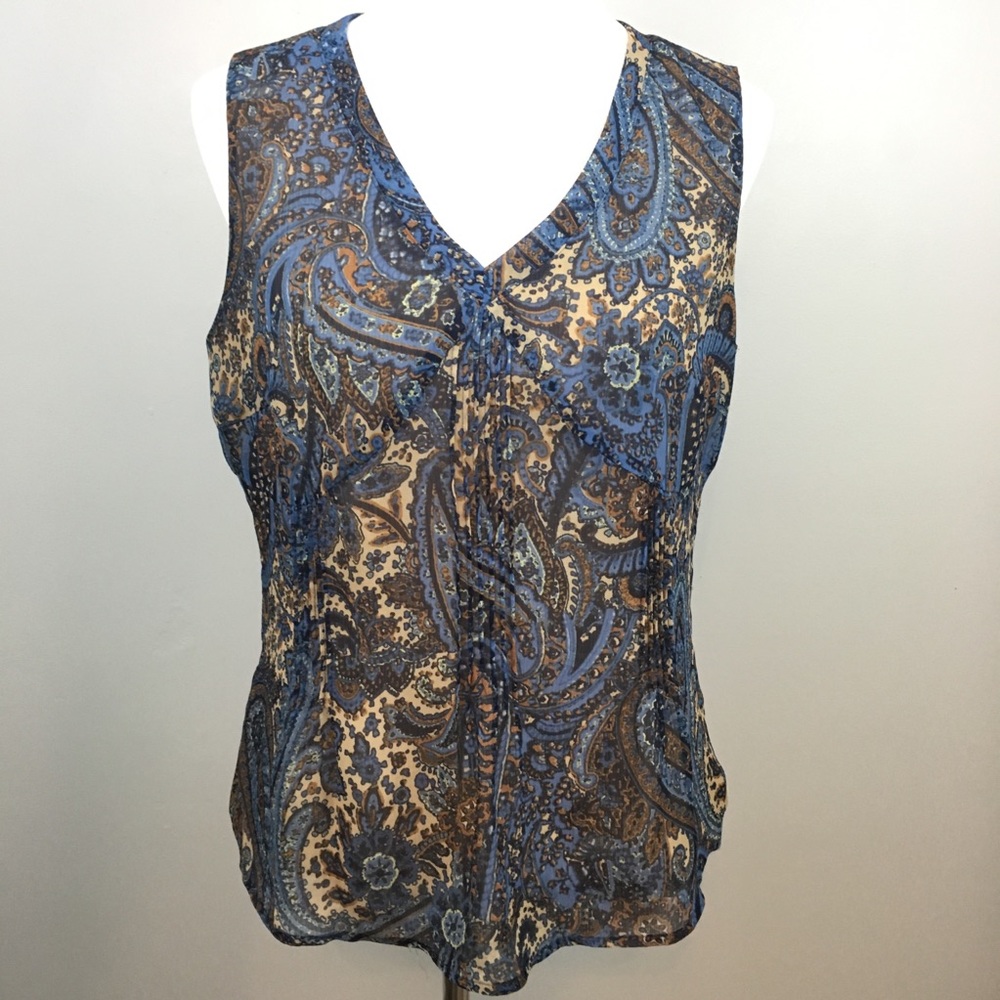 a.n.a. Sleeveless V-Neck Blouse. Petite Large